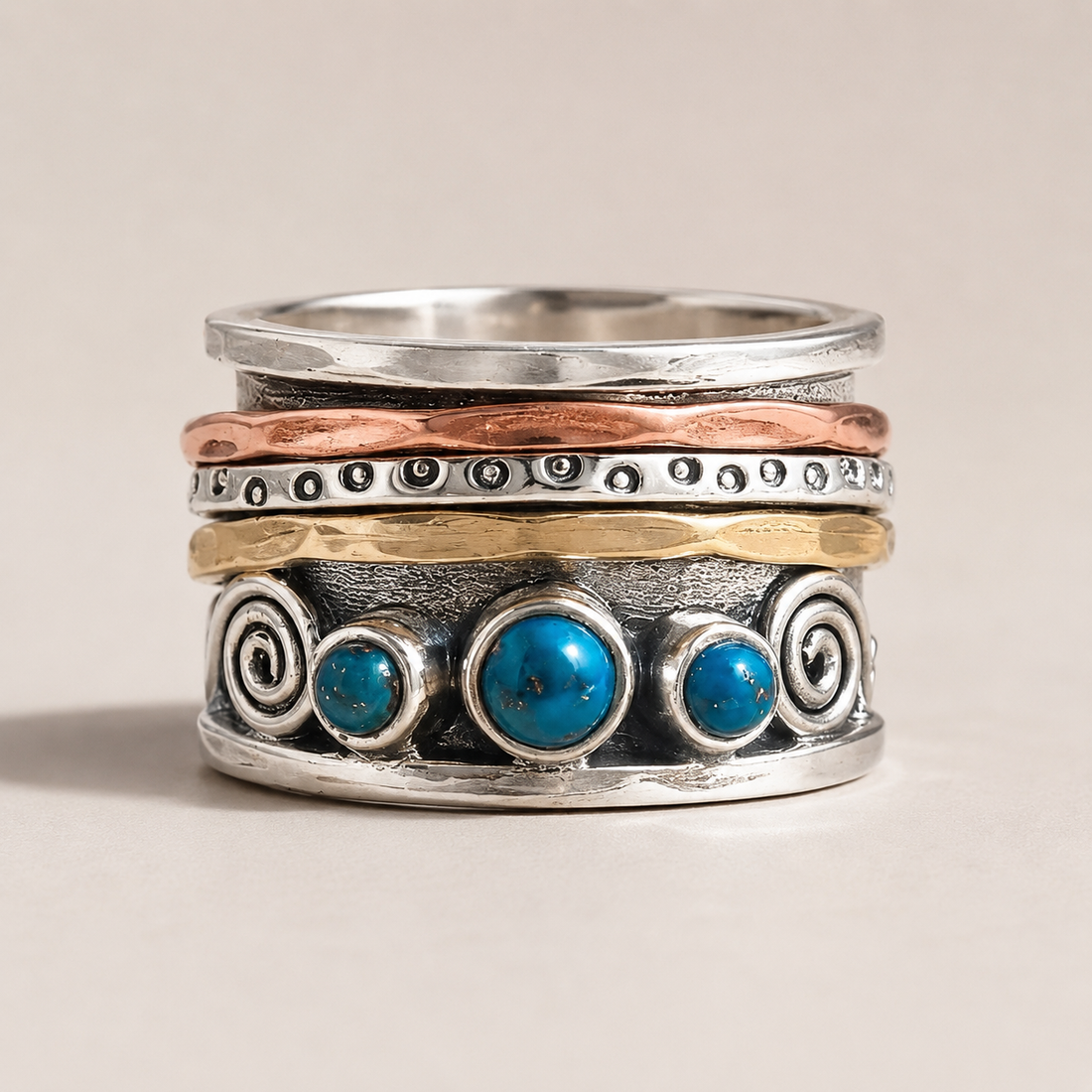 Kaia – Bohemian Meditationsring mit Saphir