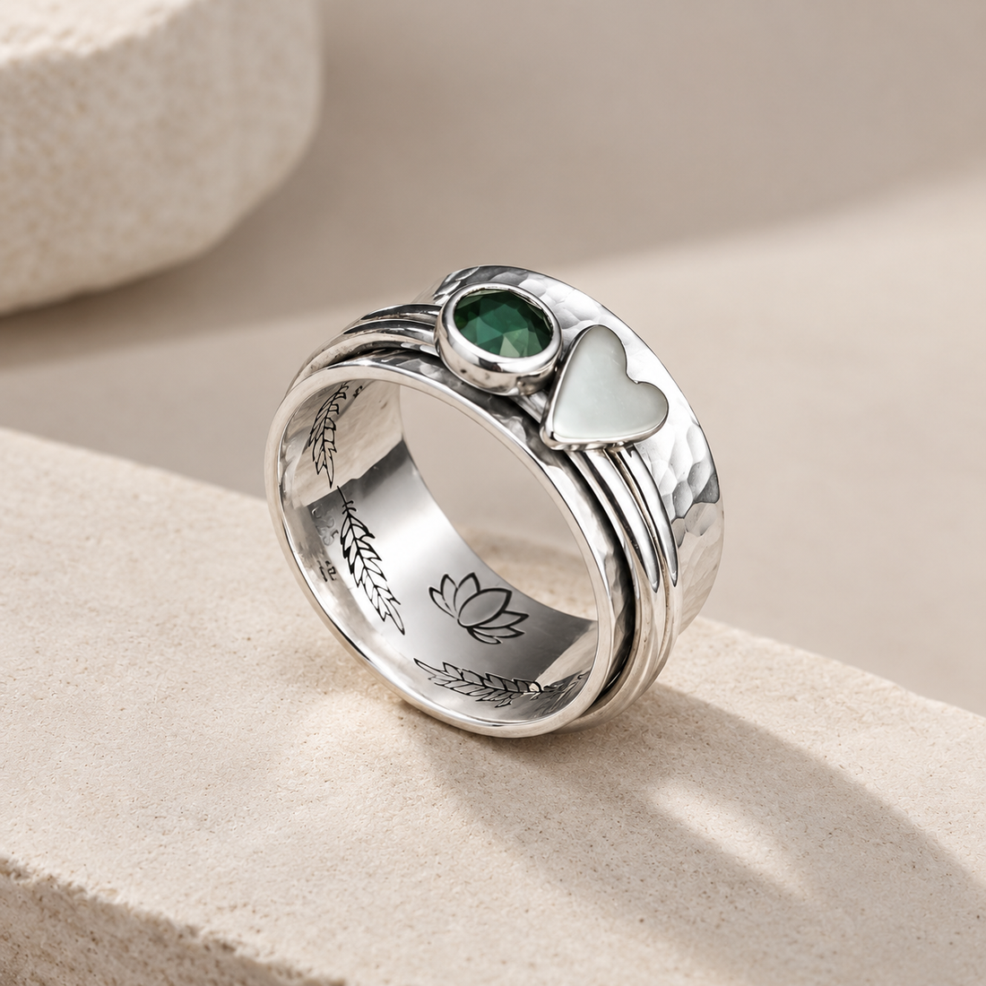 Maely – Retro-Herzring aus Silber