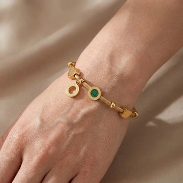 Rhian – Goldenes Signaturarmband