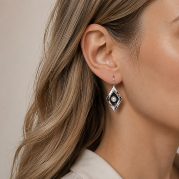 Nova – Vintage-Ohrringe aus Perlen und elegantem Silber