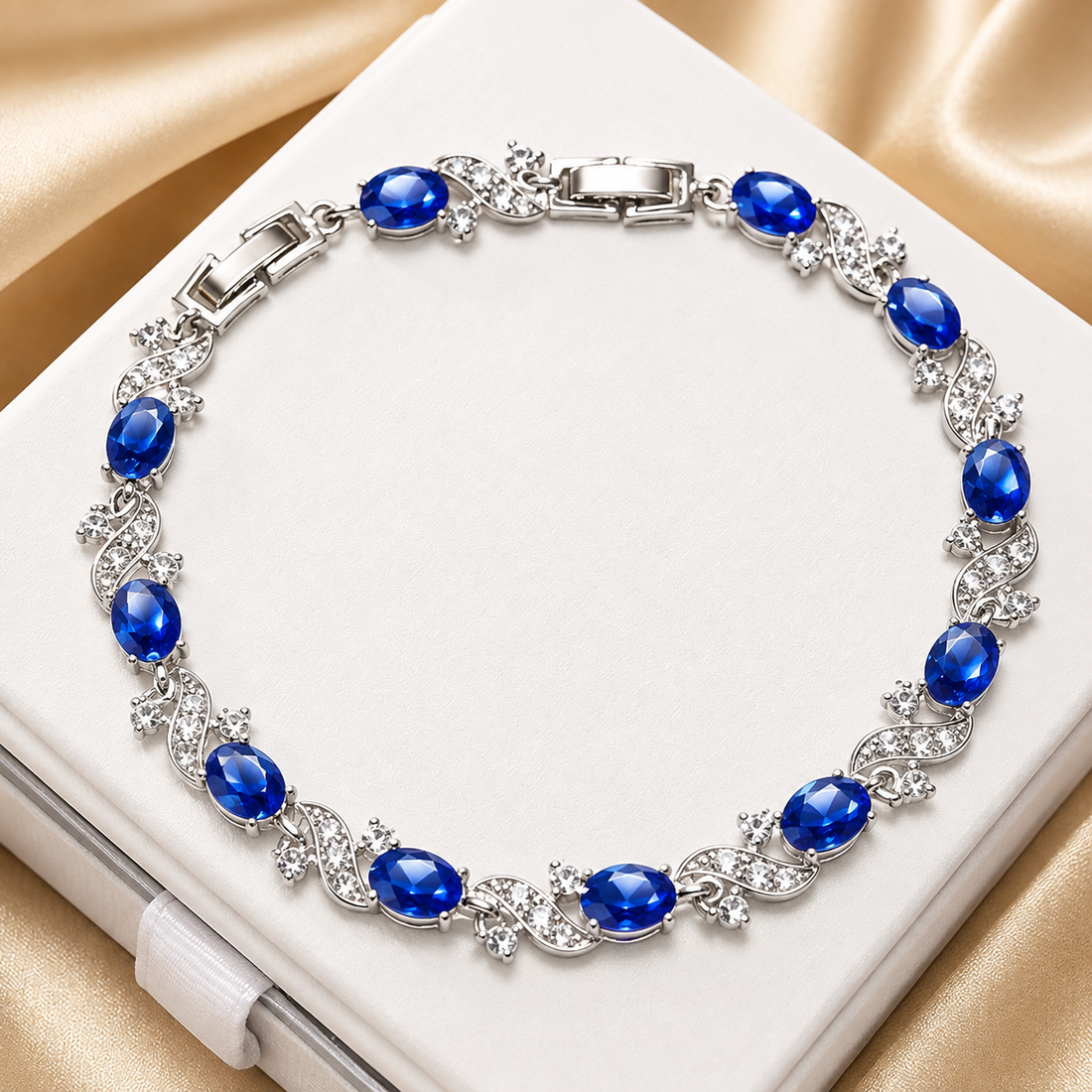 Carol – Elegantes goldenes Armband
