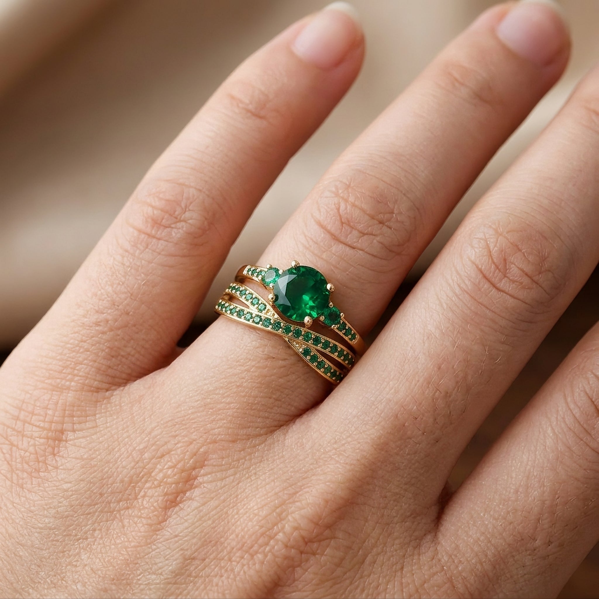 Ivy – Set von Ringen mit grünen Kristallen