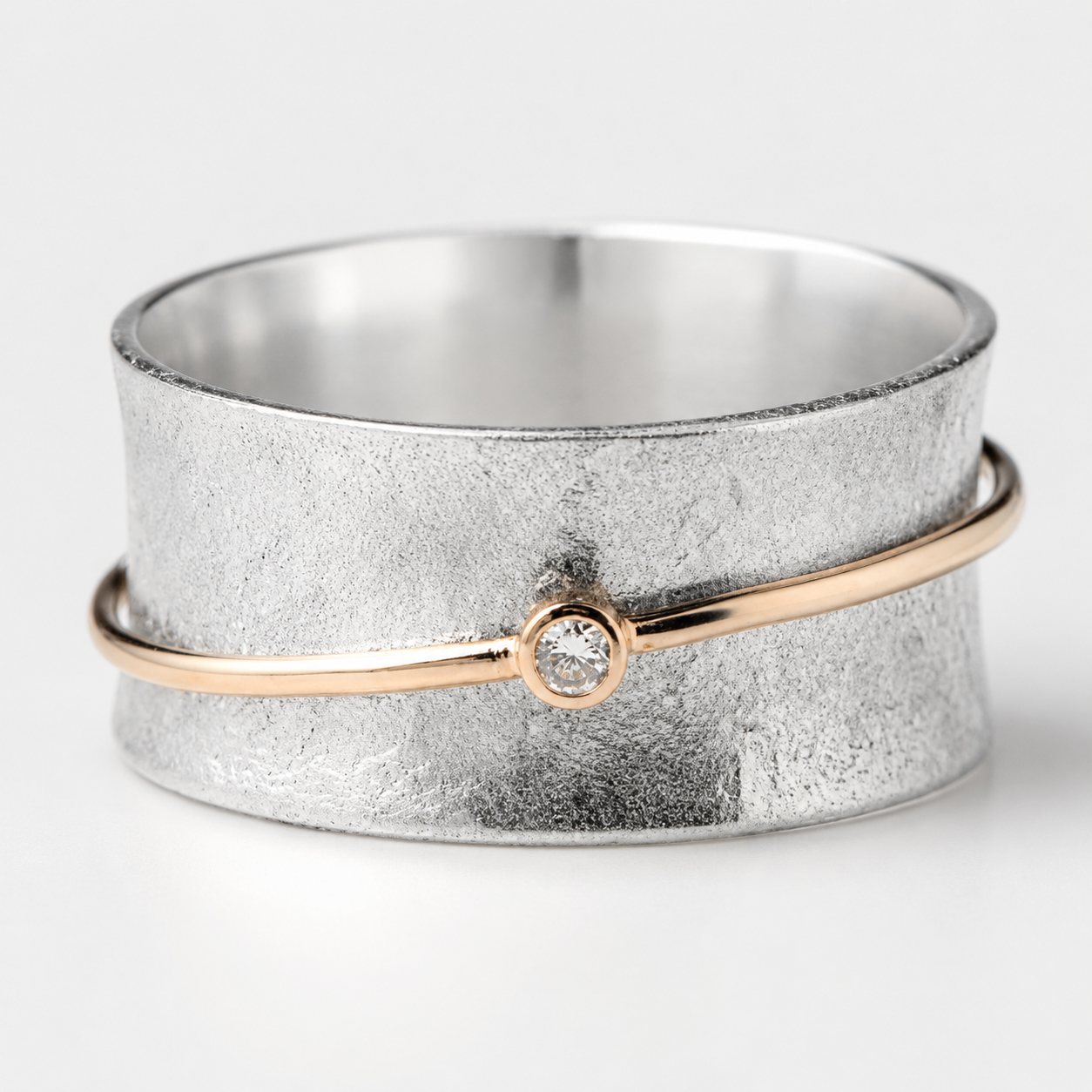 Eloise – Silberring mit goldener Vintage-Linie und Zirkonia