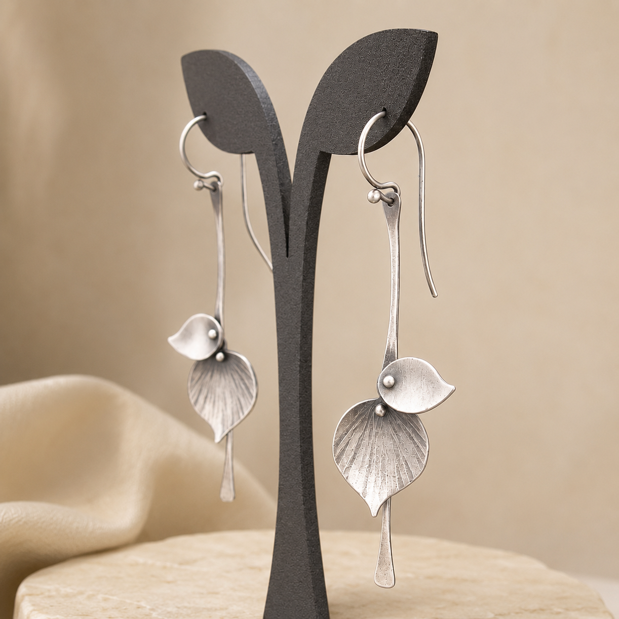 Alira – Vintage-Blattohrringe aus Silber