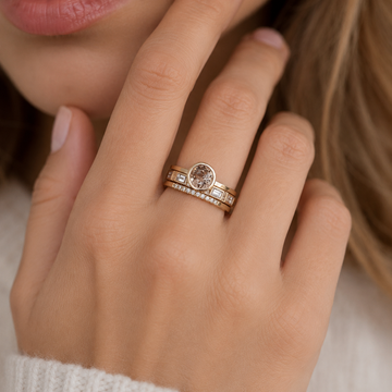 Soline – Ring mit in Gold gefasstem Kristall