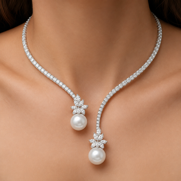 Lyra – Glänzende Sterlingsilberkette mit Perlen