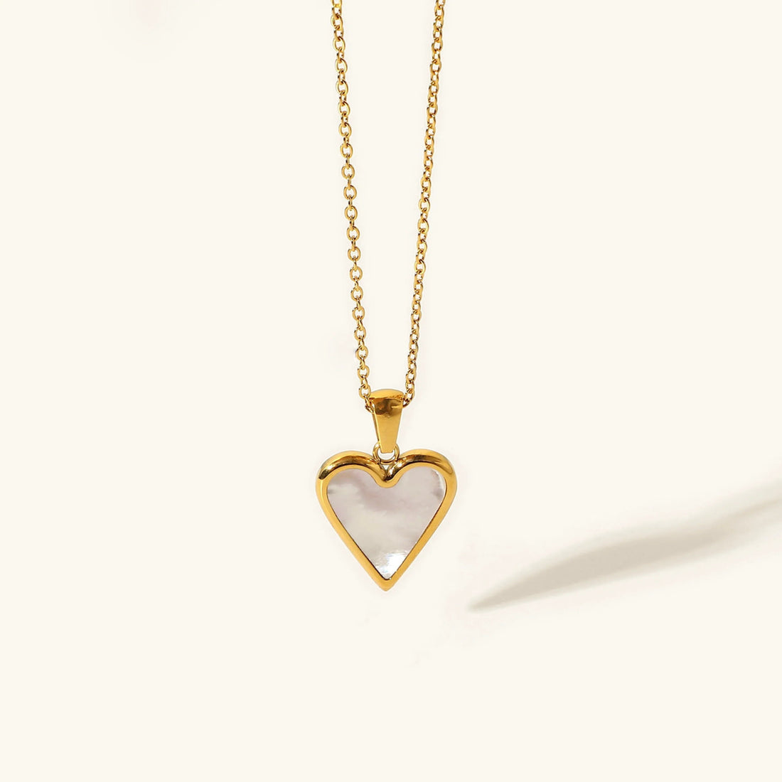 Blythe – Elegante Herz-Halskette