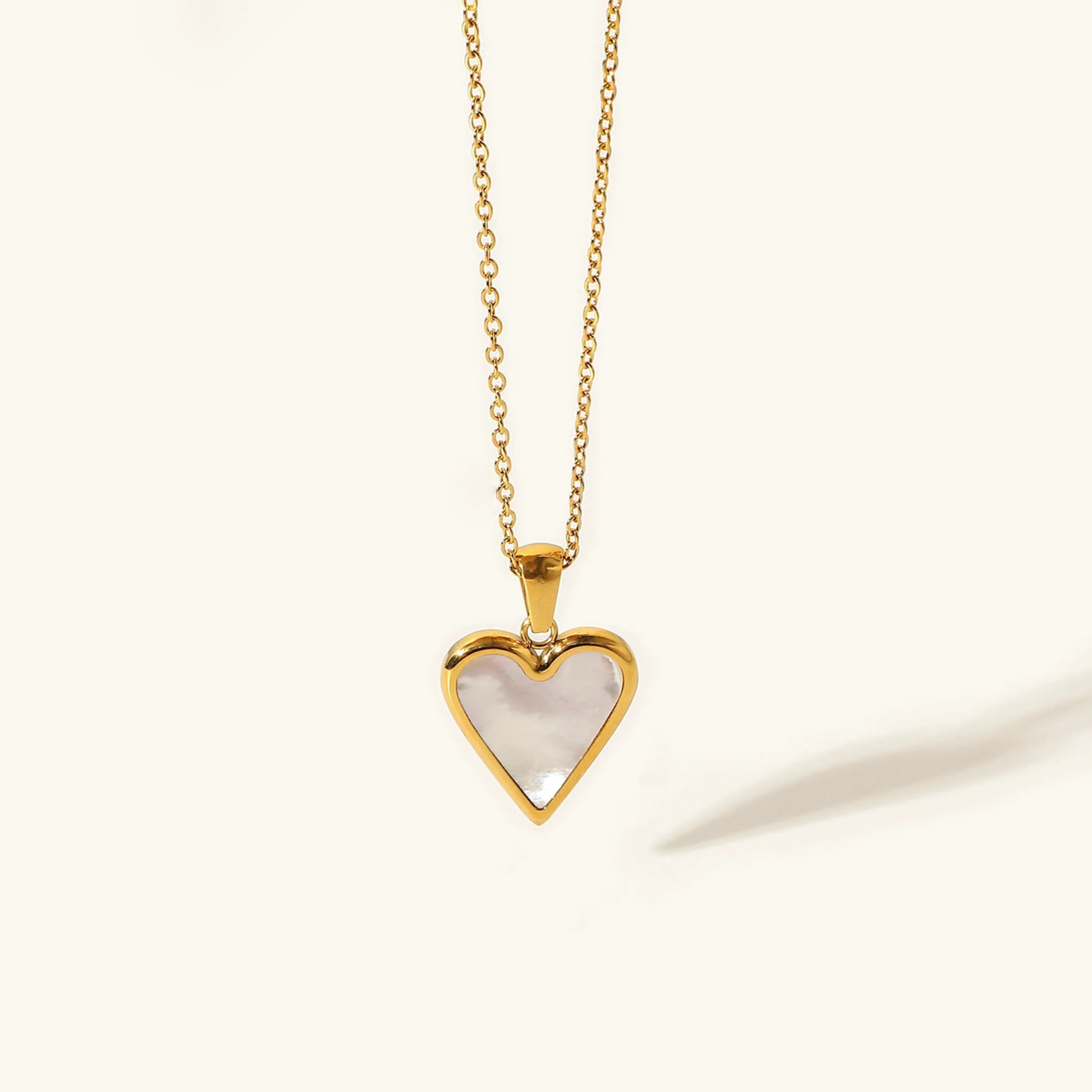 Blythe – Elegante Herz-Halskette