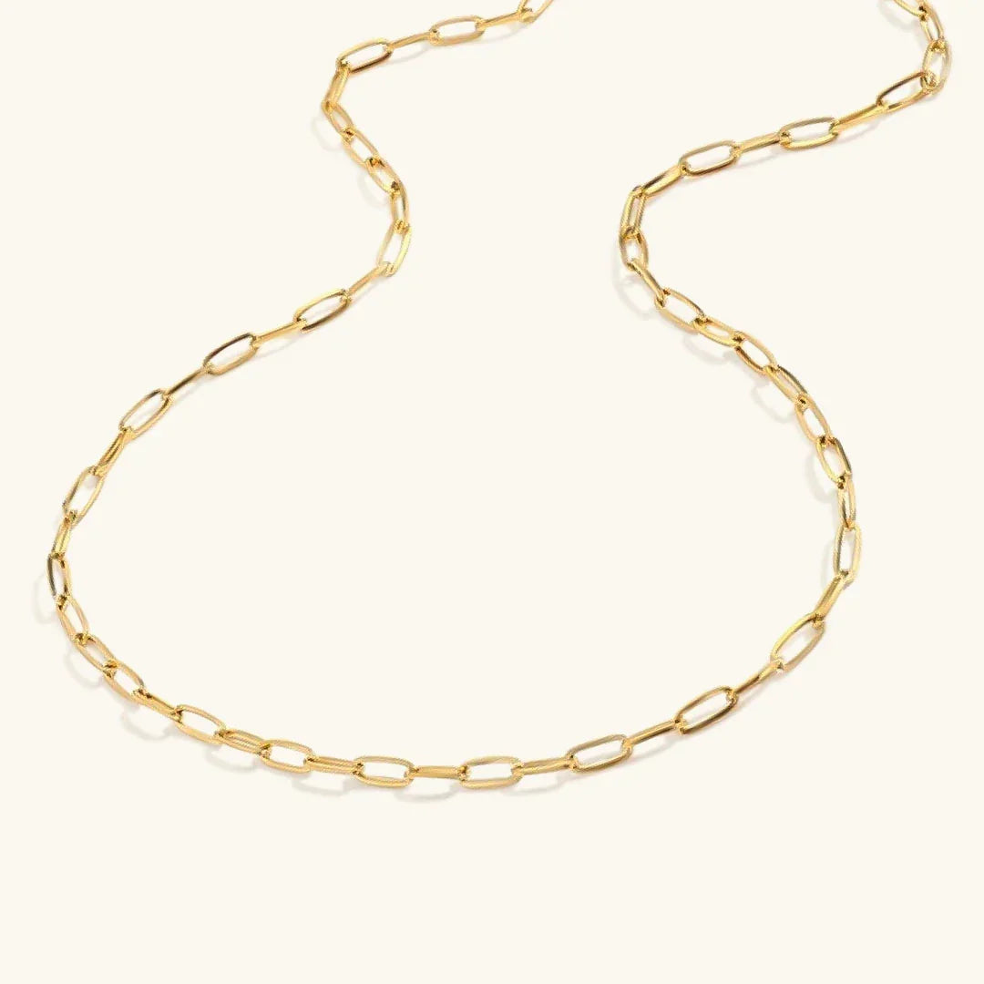 Nadia – Elegante goldene Paperclip-Halskette