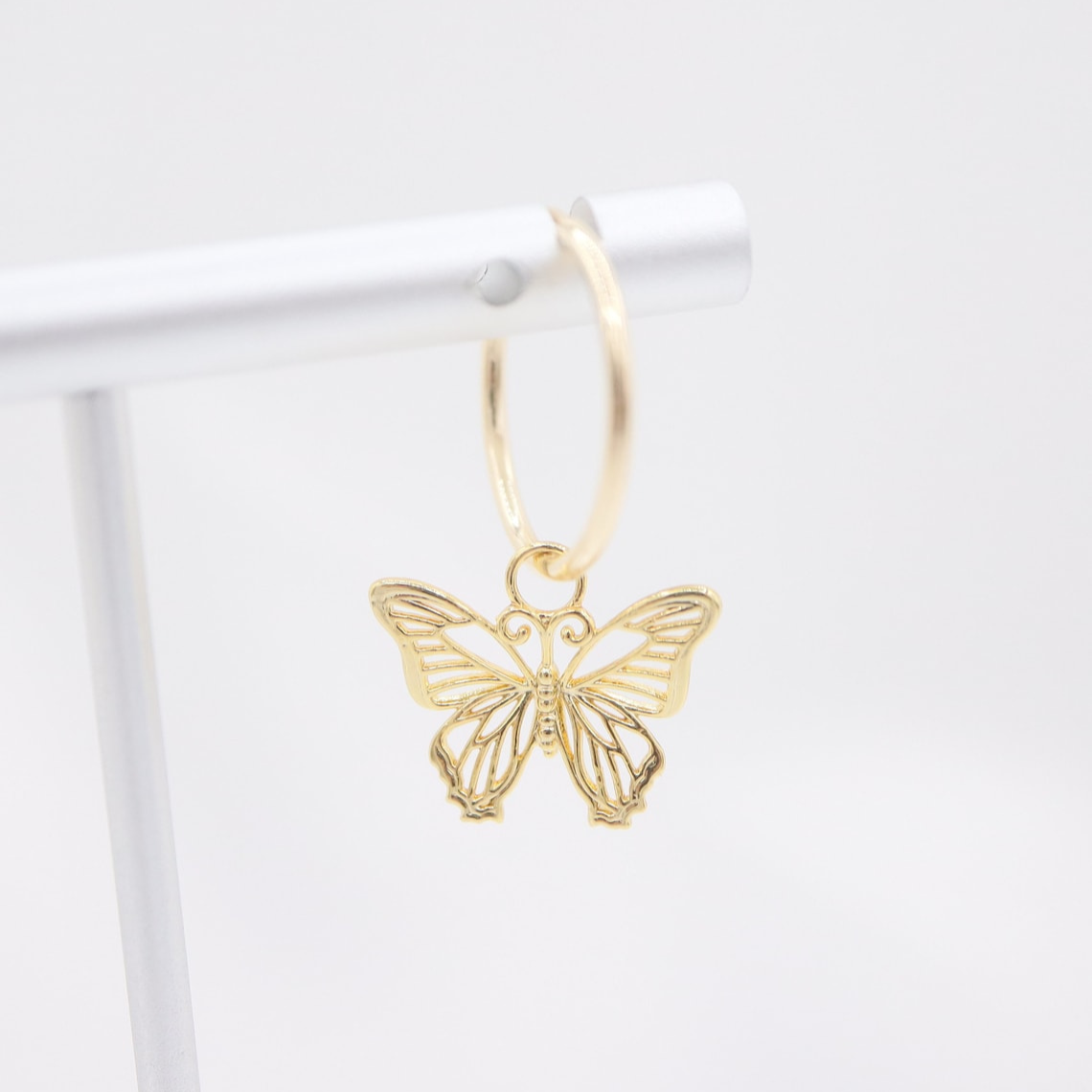 Schmetterlingsohrringe - Hängender hohler Schmetterling