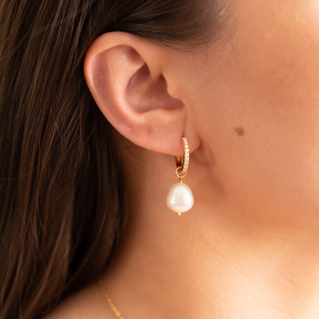 Wella - Goldene Zirkon-Hoops mit Perlen