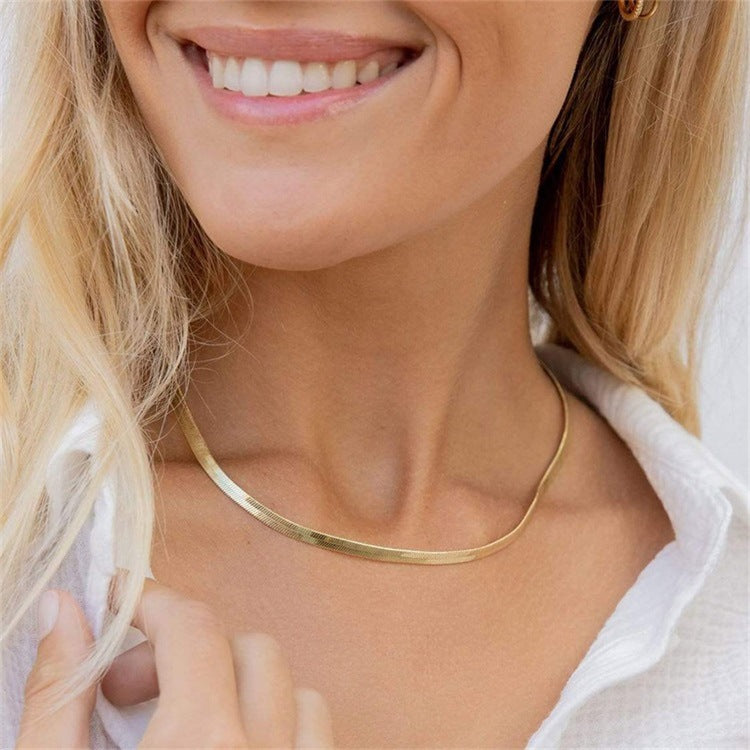 Elizabeth – Goldene Schlangenkette