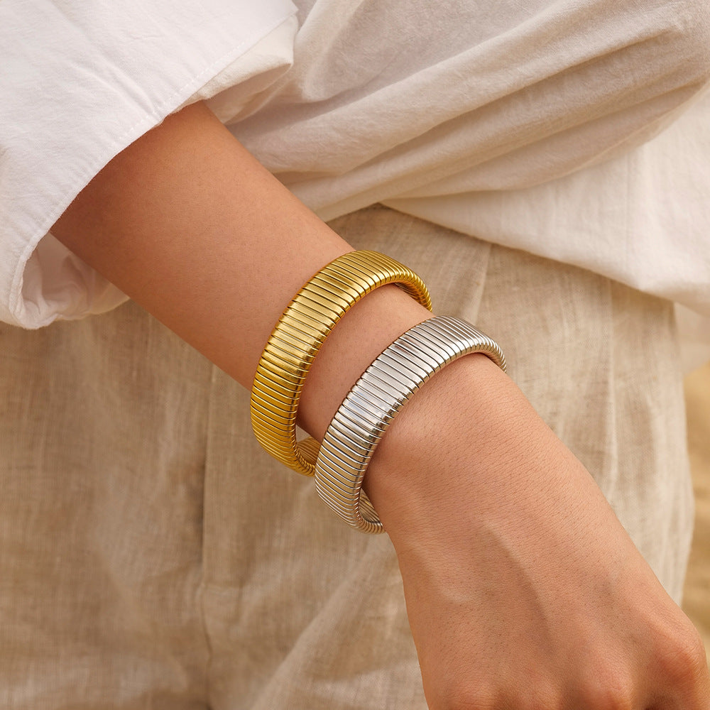 Celeste - Armband aus Gold mit vertikalen Linien