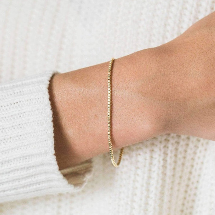 Victoria – Goldene Kettenarmband