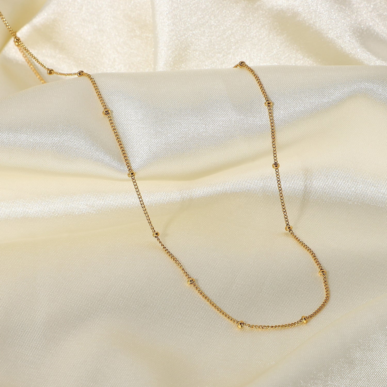 Reign – Goldene Halskette