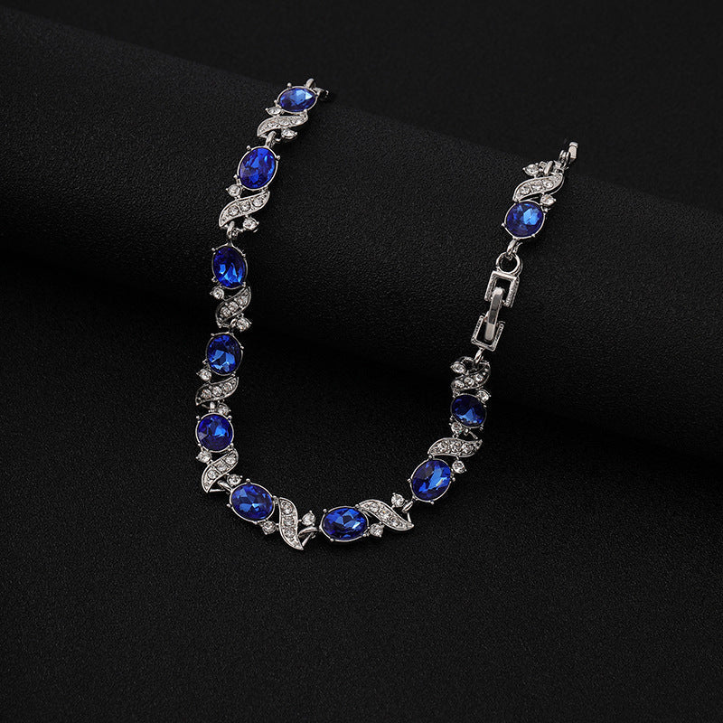 Carol – Elegantes goldenes Armband