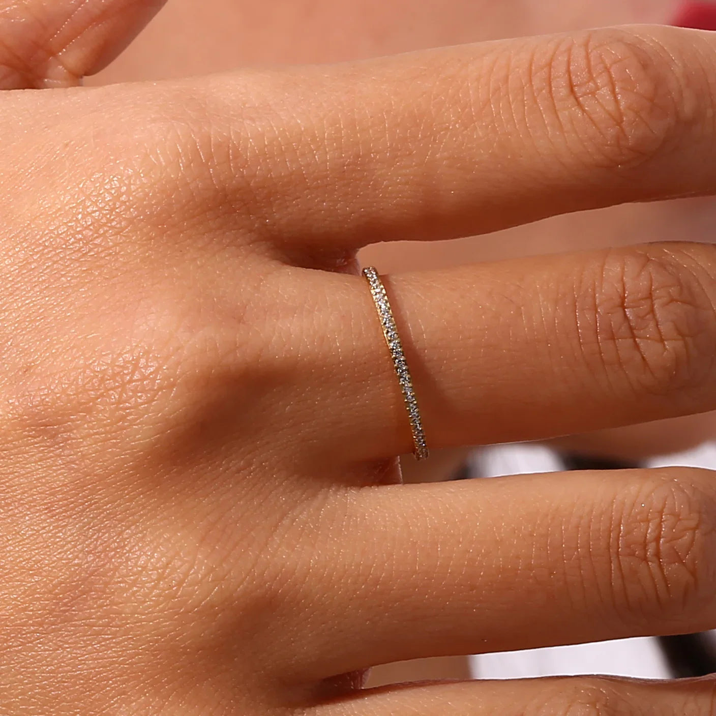Zarra – strahlender Pavé-Ring aus Gold