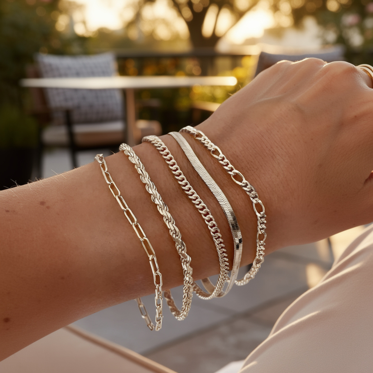 Elara – Set aus minimalistischen Armbändern für Frauen