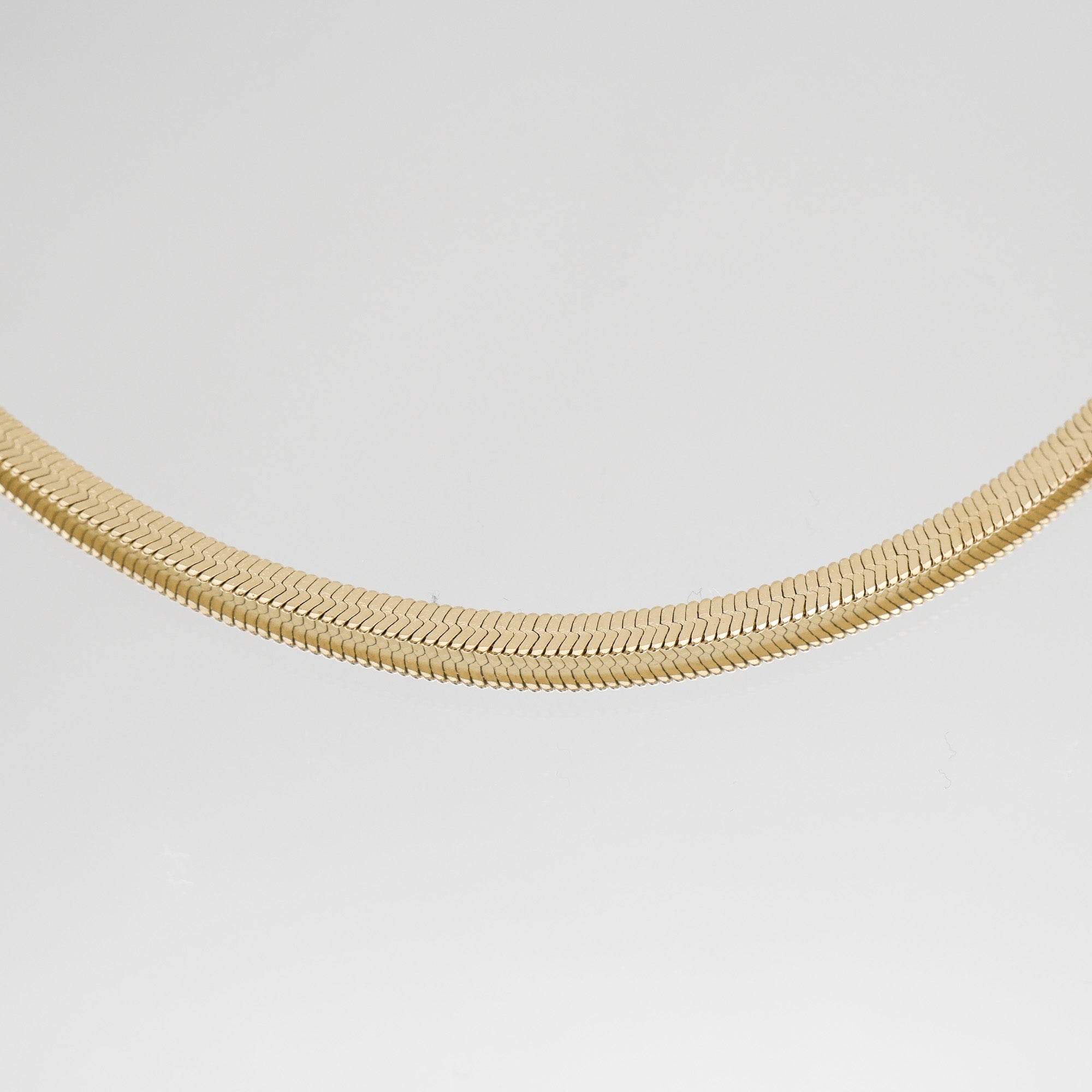 Juliette – Elegante Chevron-Halskette
