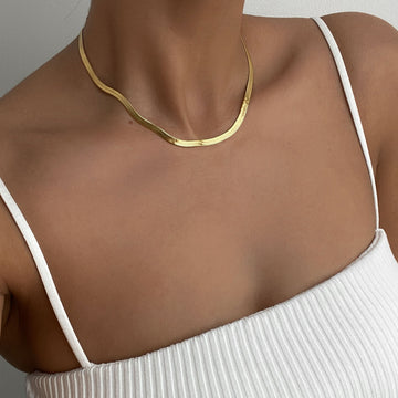Juliette – Elegante Chevron-Halskette