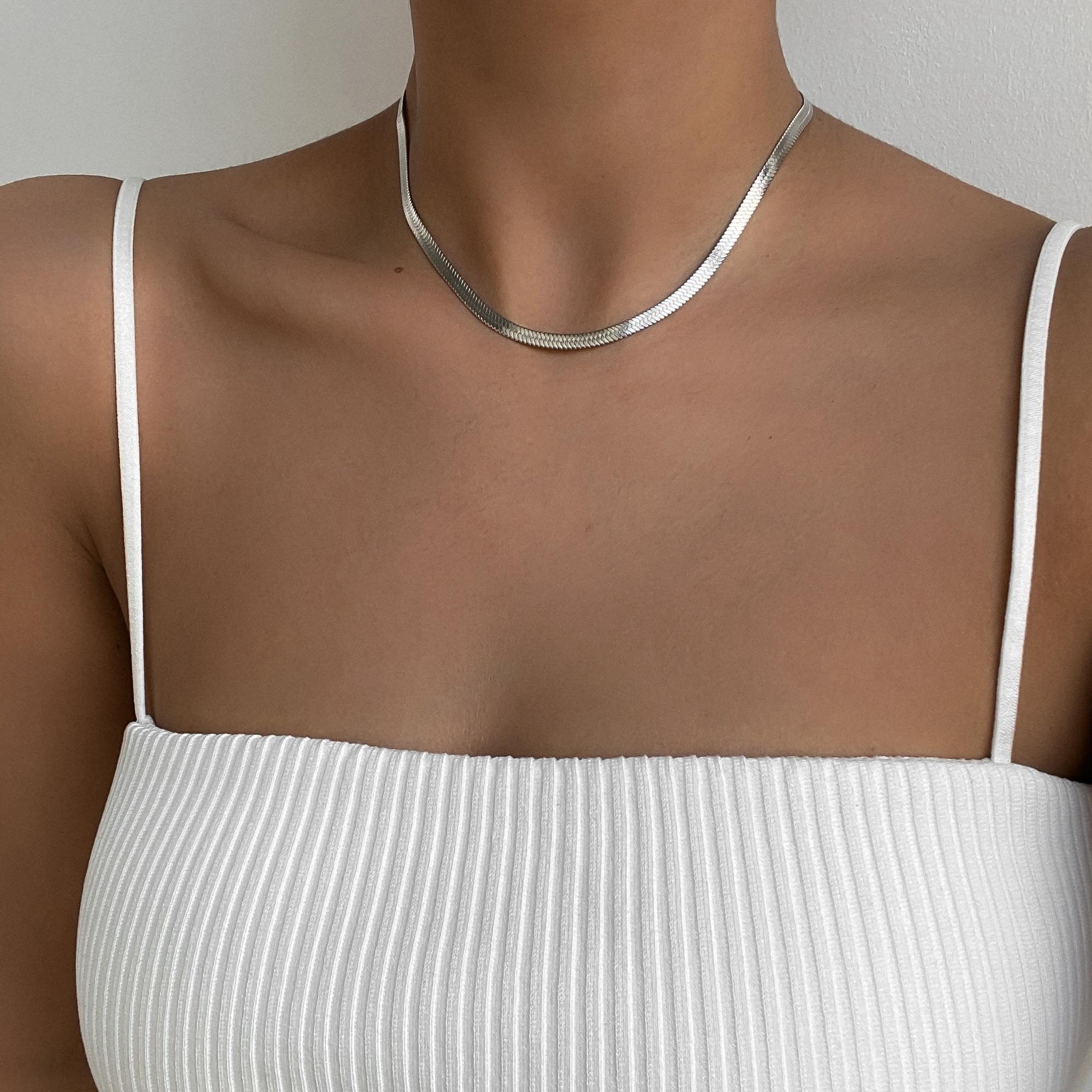 Juliette – Elegante Chevron-Halskette
