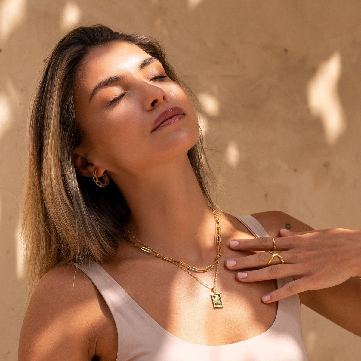 Elisa – Halskette mit goldenen Gliedern