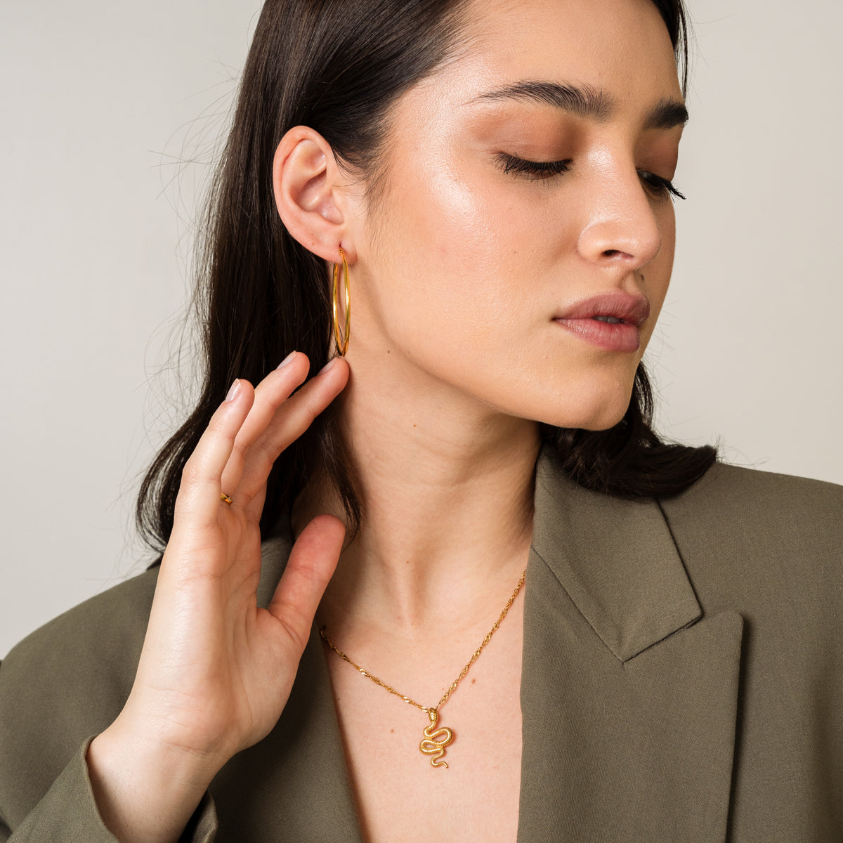 Camille – Elegante goldene Creolen