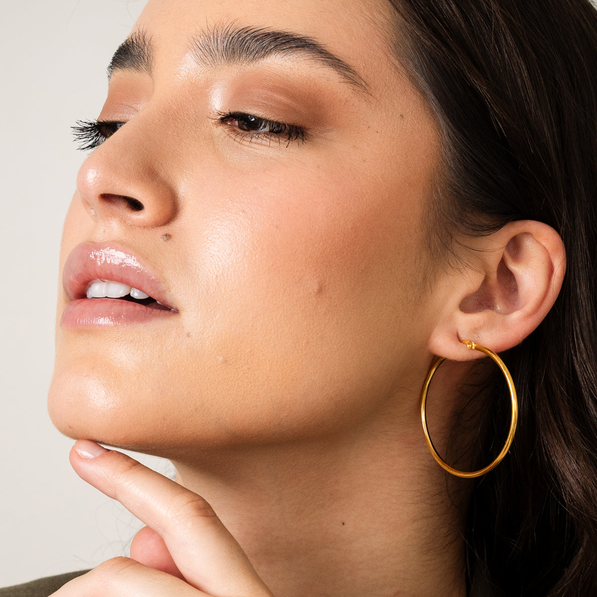 Camille – Elegante goldene Creolen