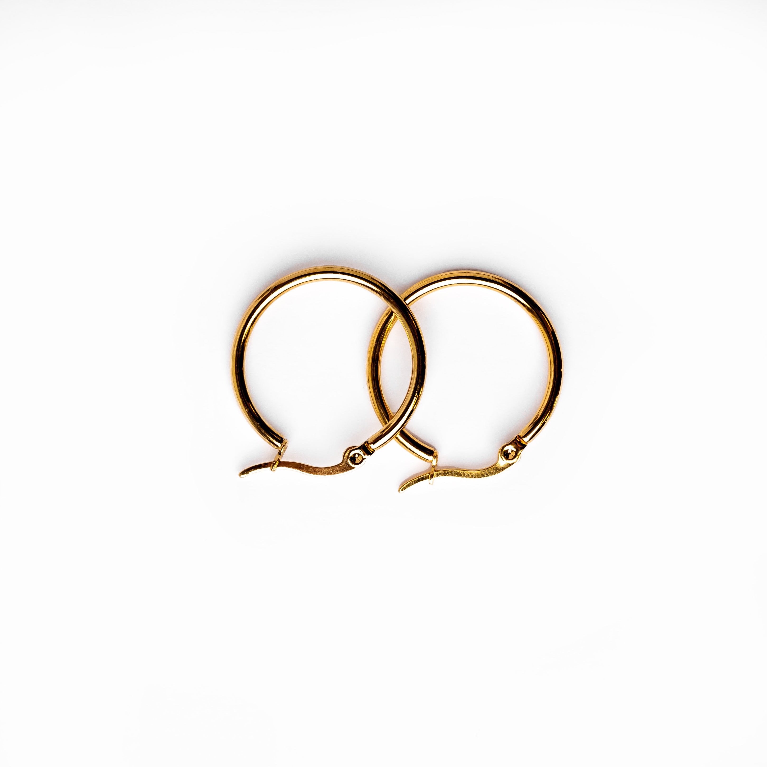 Camille – Elegante goldene Creolen