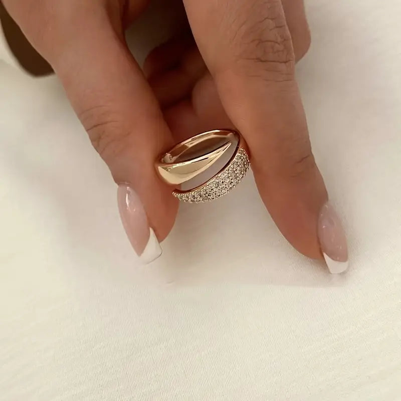 Emiko – Gelber Goldring mit glänzenden Steinen