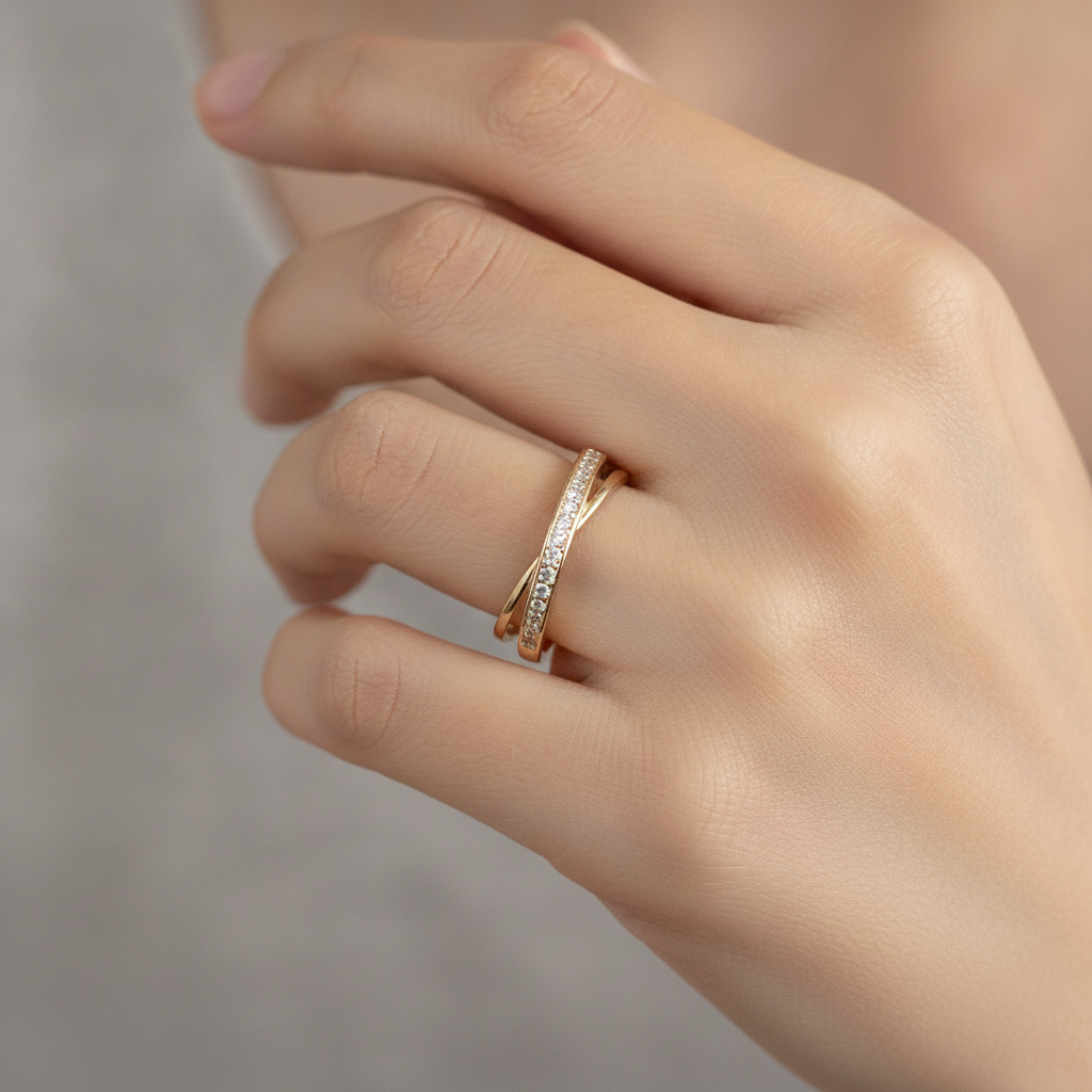 Cassia – Verstellbarer Goldring mit Zirkonia