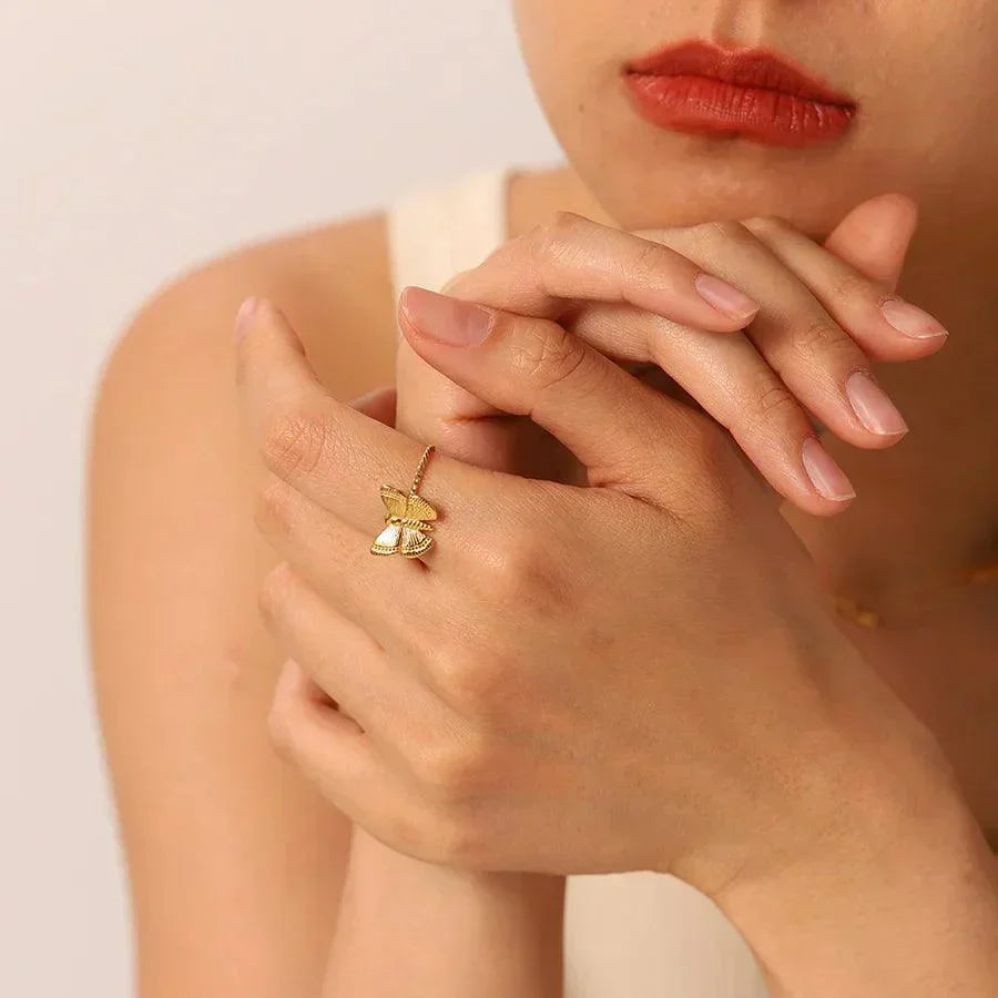 Alina – Eleganter Schmetterlingsring