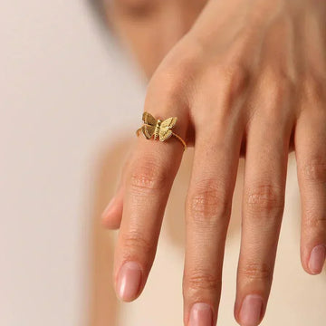 Alina – Eleganter Schmetterlingsring