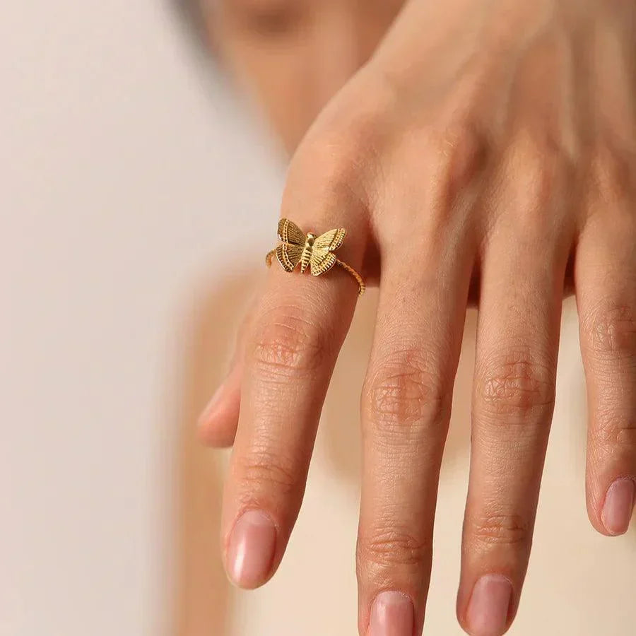 Alina – Eleganter Schmetterlingsring