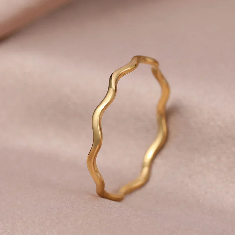 Elowia – Eleganter unendlicher Flussring