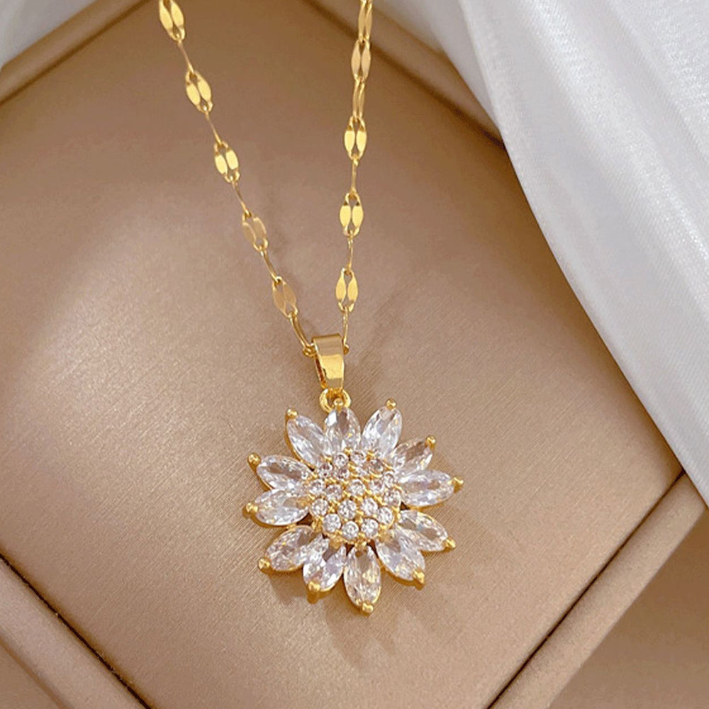 Anaya – Halskette mit leuchtenden Sonnenblumen und Spitzen