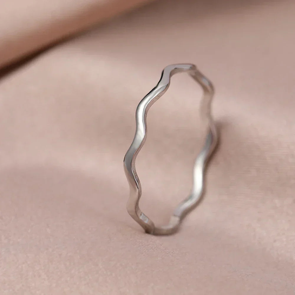 Elowia – Eleganter unendlicher Flussring