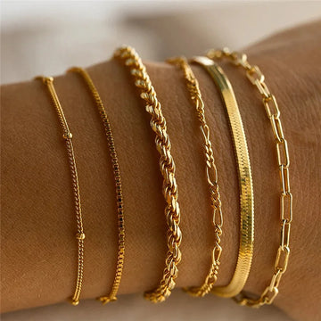 Paige – Set aus 6 mehrschichtigen Armbändern