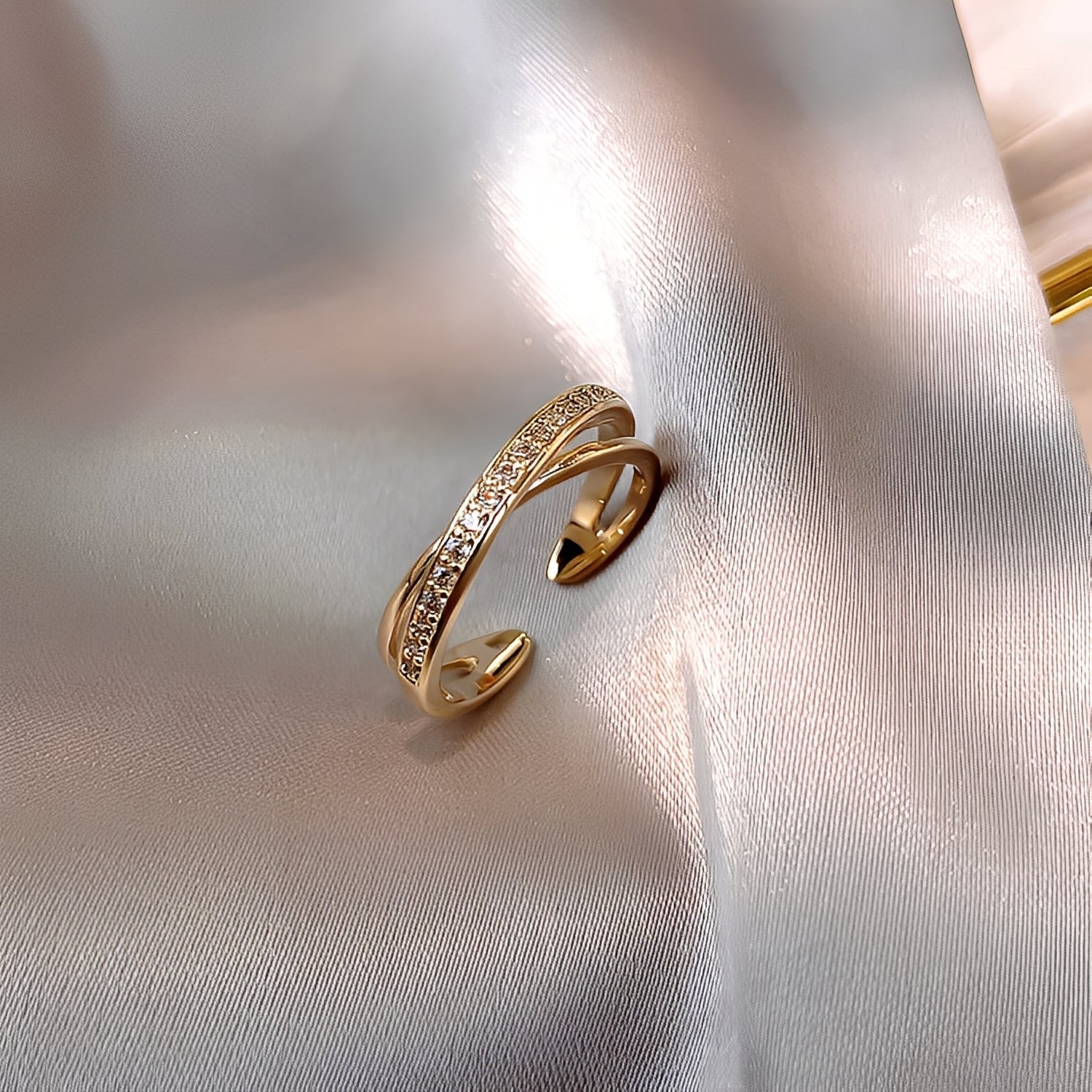 Cassia – Verstellbarer Goldring mit Zirkonia
