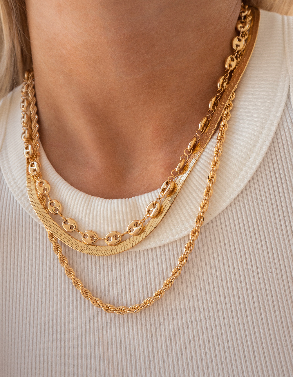Gigi - Goldene Spikekette (Schlange)