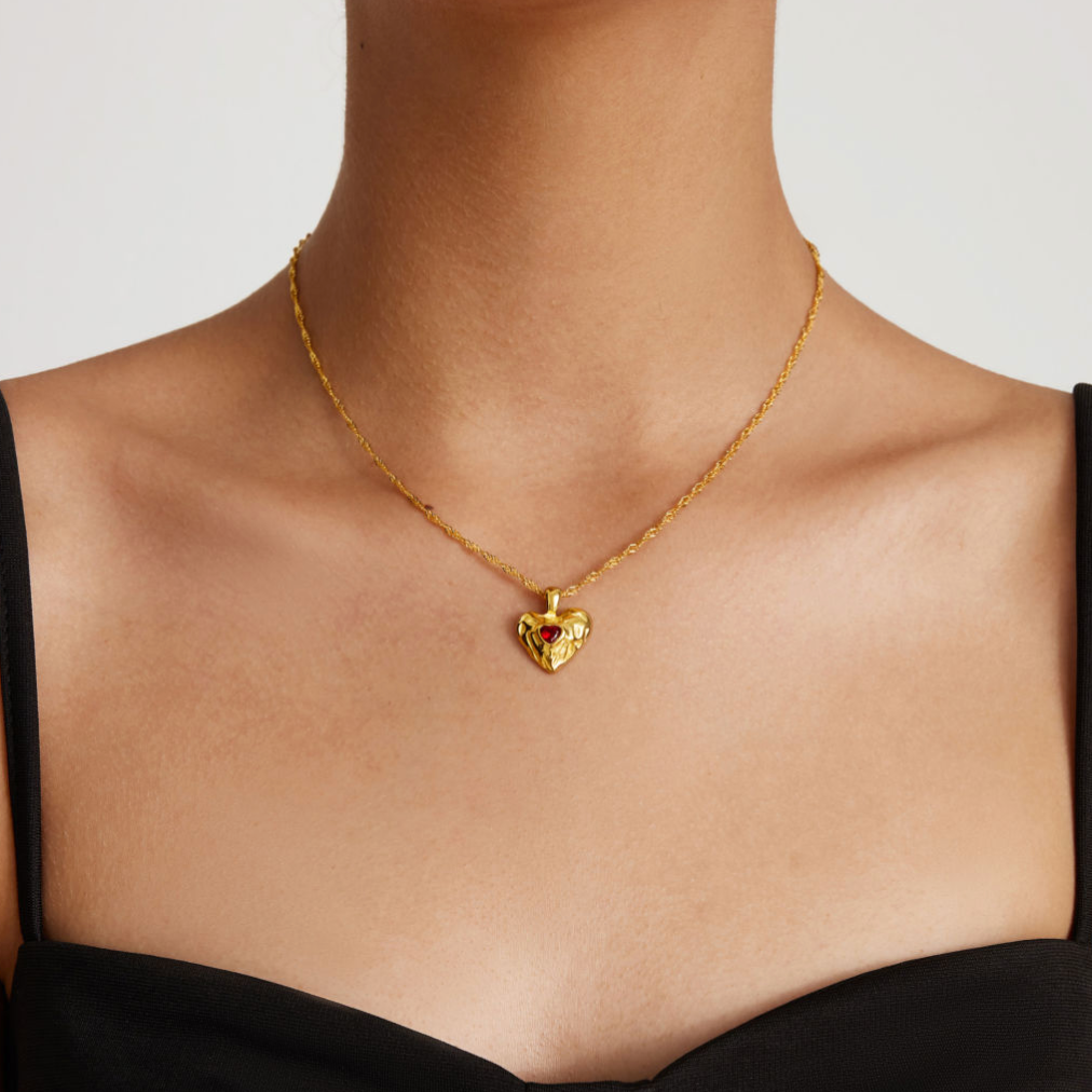 Vesper - Rote Herz-Halskette in Gold
