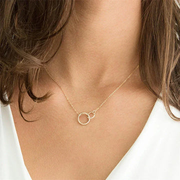 Isabelle – elegante Gold-Hoop-Halskette
