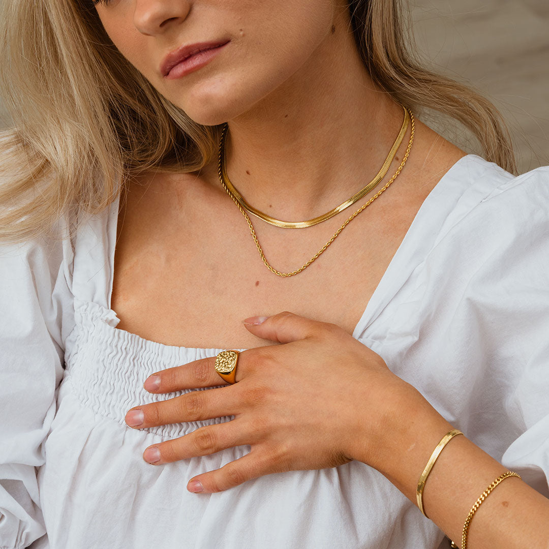 Tiana – Geflochtene Kette & flache Schlangenkette aus 18K Gold