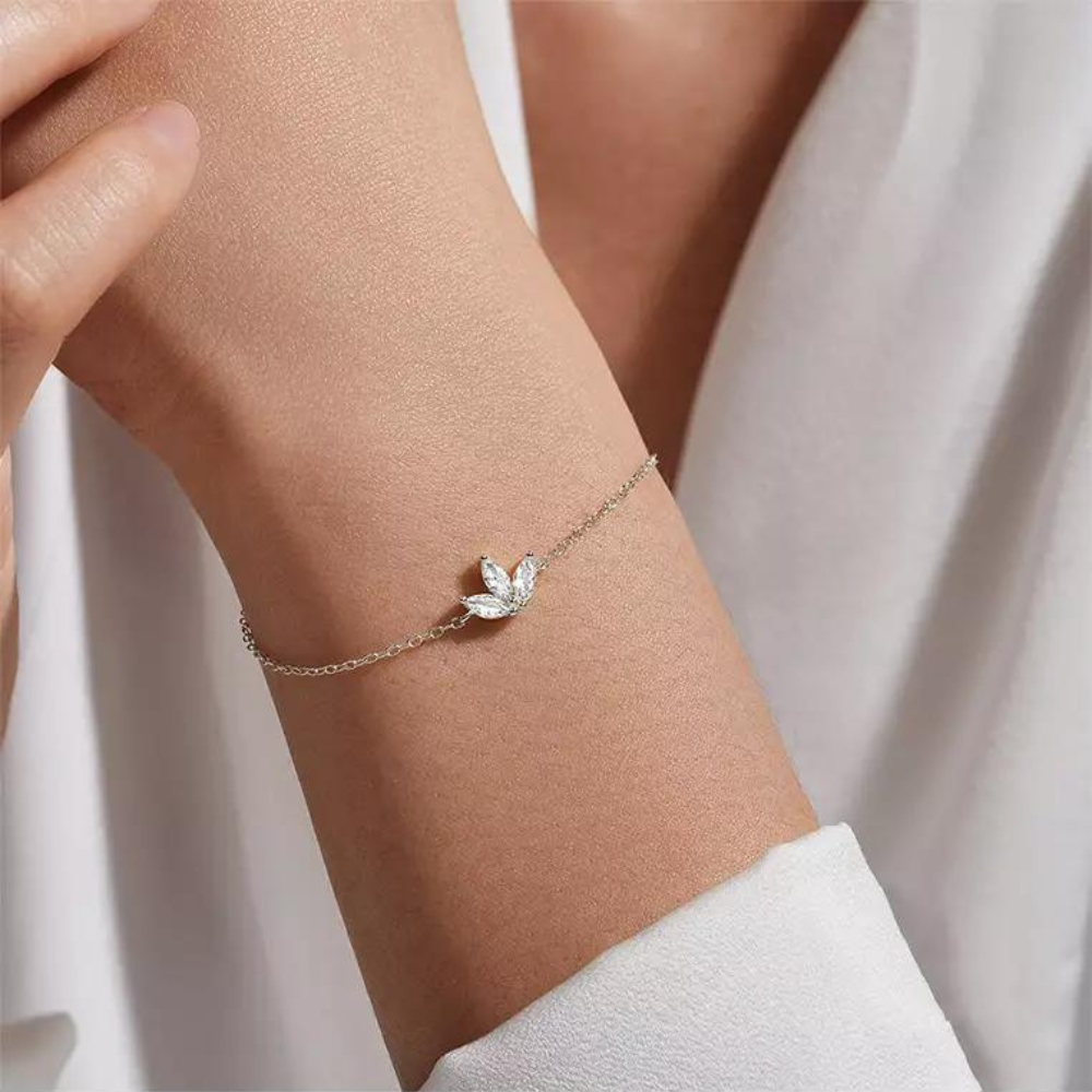 Drei Zirkonia-Blumen - Kettenarmband