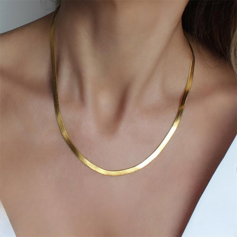 Elizabeth – Goldene Schlangenkette