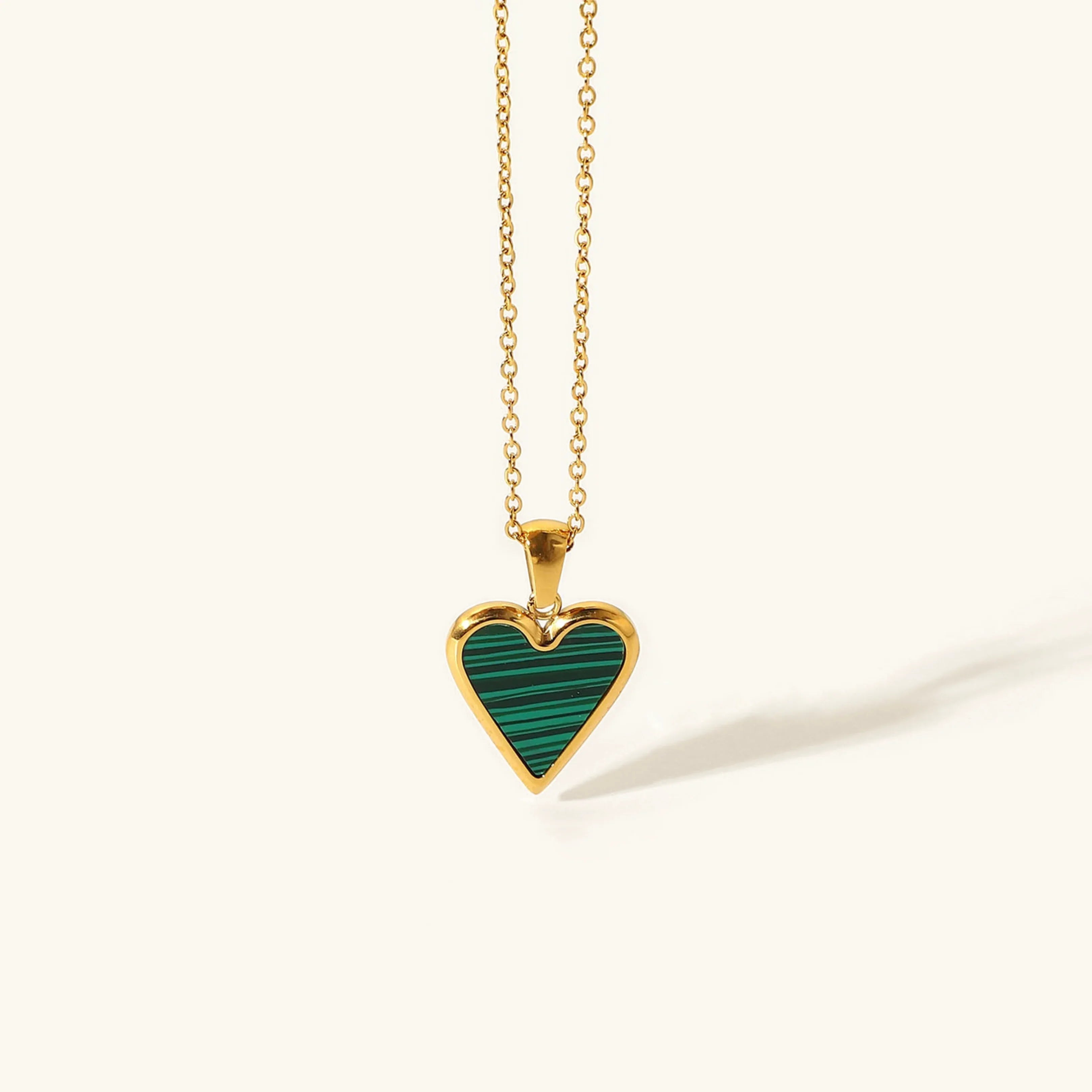 Blythe – Elegante Herz-Halskette