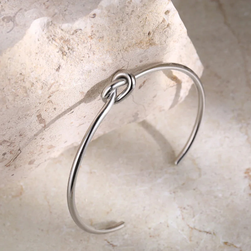 Inaya – Vintage Armband mit verstellbarem Knoten