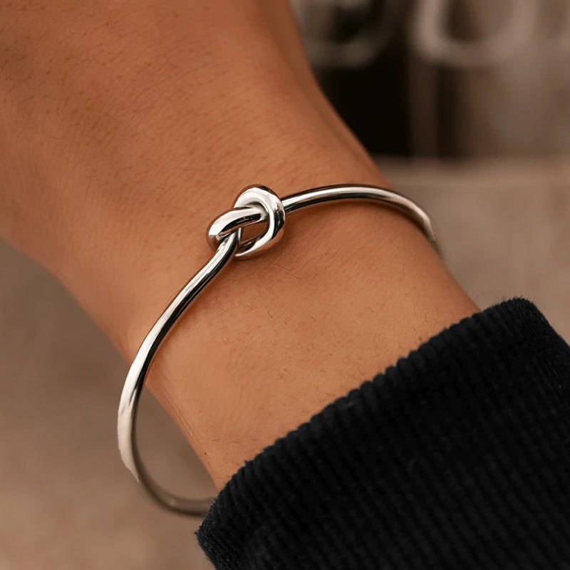 Inaya – Vintage Armband mit verstellbarem Knoten