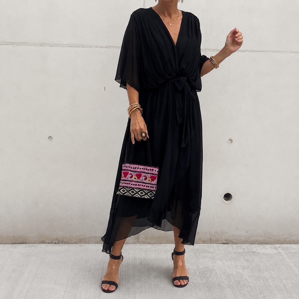 Loisa - Luftiges Kleid mit V-Ausschnitt