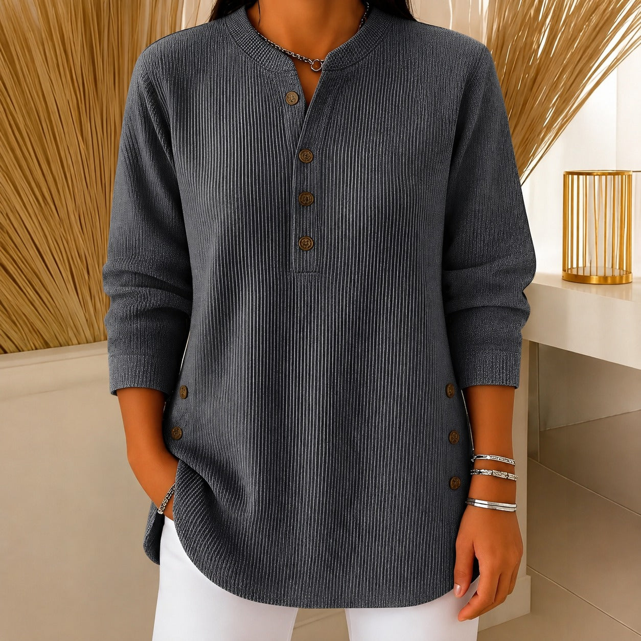 Jocelyn - Ein gemütlicher Damenpullover mit Knopfdetails